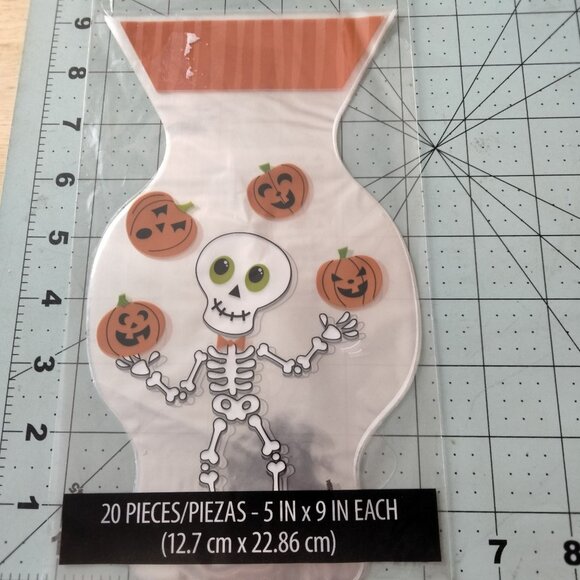 Halloween Skeleton Treat Bags Ties 20 Pieces 5x9 inch - Picture 3 of 4